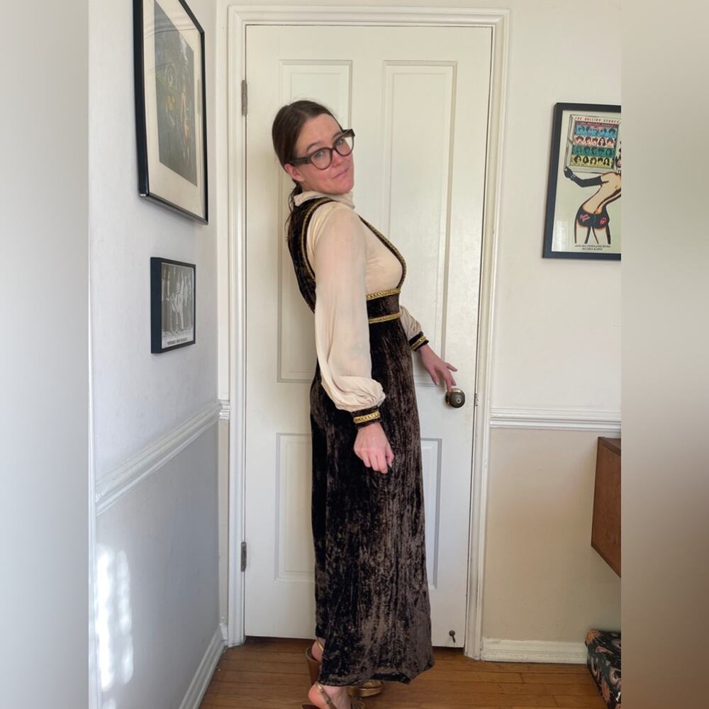 70s Vintage Brown Velvet Jumpsuit - Picture 3 of 12